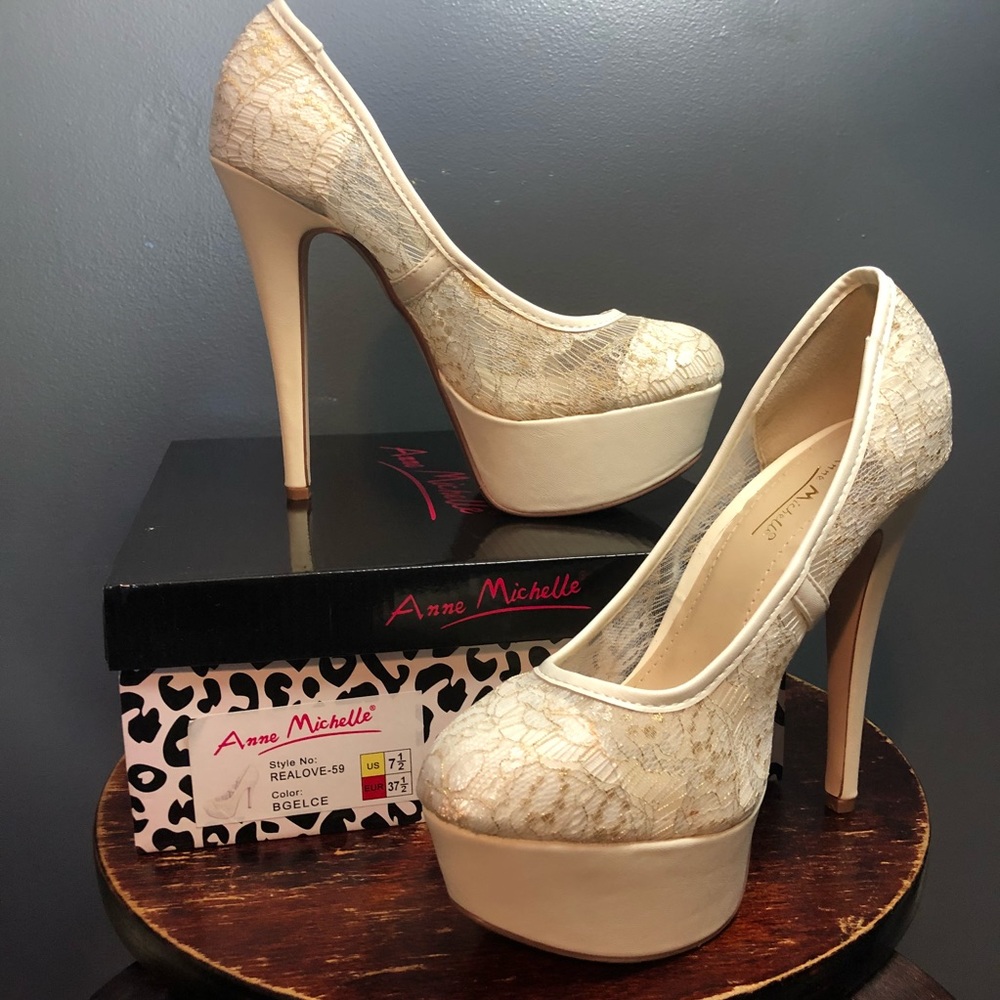 Anne Michelle lace pumps